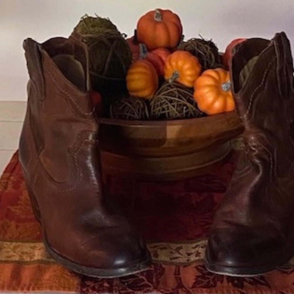 Frye Tabitha Pull On Short Boot